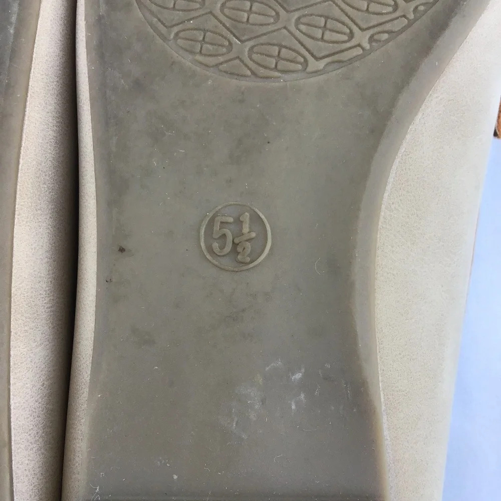 Whitemt. Women’s Perforated Beige Loafer Size 5.5 - Picture 8 of 8
